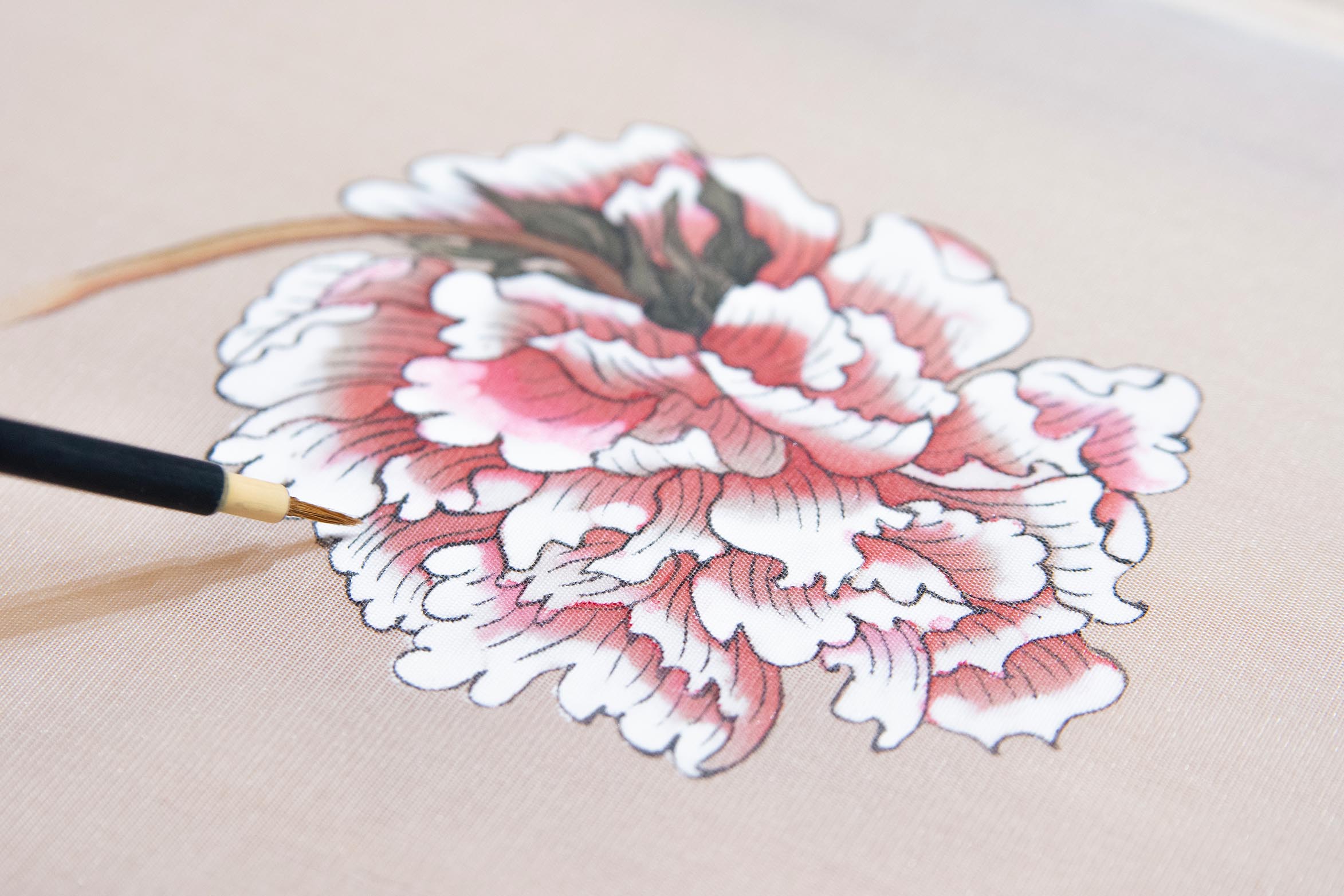 絵絹に花をえがく